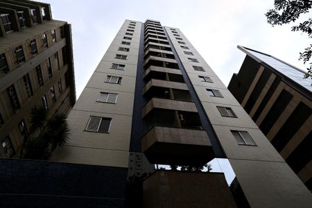 Apartamento para alugar com 115m², 2 quartos e 1 vagaFachada