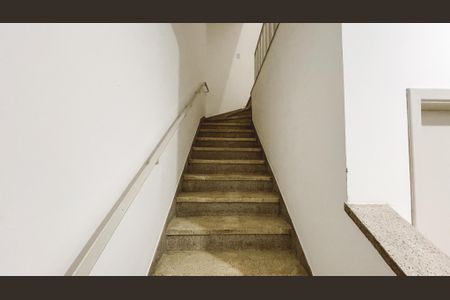 Apartamento para alugar com 47m², 1 quarto e sem vagaEscada