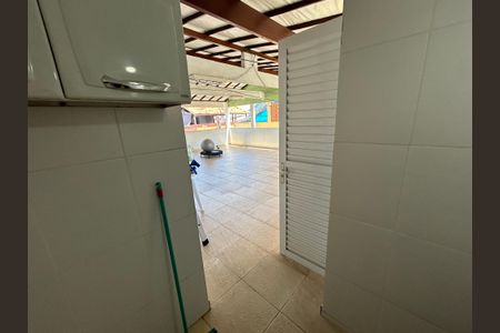 Casa para alugar com 200m², 2 quartos e 1 vagaÁrea de Serviço