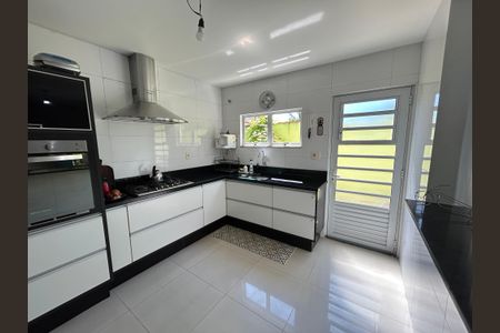 Casa para alugar com 200m², 2 quartos e 1 vagaCozinha