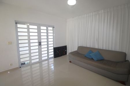 Casa para alugar com 200m², 2 quartos e 1 vagaSala