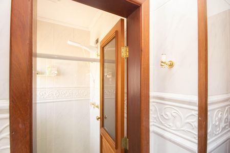 Casa para alugar com 300m², 4 quartos e 4 vagasBanheiro 1