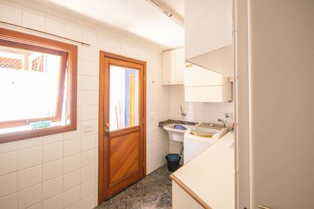 Casa para alugar com 300m², 4 quartos e 4 vagasÁrea de Serviço