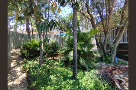 Casa para alugar com 730m², 4 quartos e 5 vagas Casa para alugar com 730m², 4 quartos e 5 vagasJardim