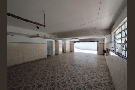 Casa para alugar com 730m², 4 quartos e 5 vagas Casa para alugar com 730m², 4 quartos e 5 vagasGaragem