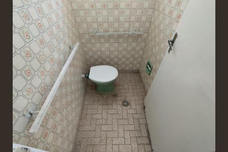 Casa para alugar com 730m², 4 quartos e 5 vagas Casa para alugar com 730m², 4 quartos e 5 vagasBanheiro - torneira