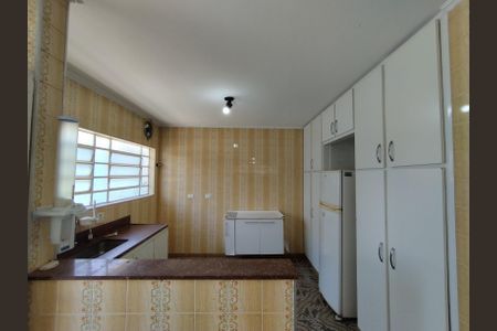 Casa para alugar com 730m², 4 quartos e 5 vagas Casa para alugar com 730m², 4 quartos e 5 vagasCozinha - Armários