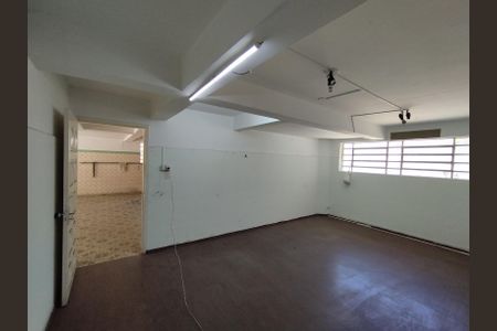 Casa para alugar com 730m², 4 quartos e 5 vagas Casa para alugar com 730m², 4 quartos e 5 vagasSalão