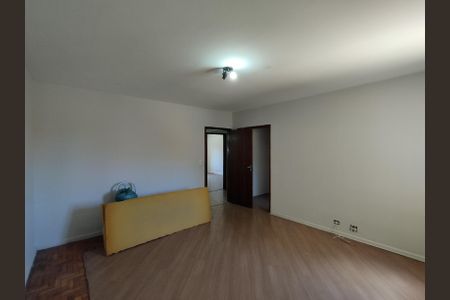 Casa para alugar com 730m², 4 quartos e 5 vagas Casa para alugar com 730m², 4 quartos e 5 vagasSuíte
