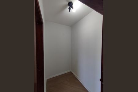 Casa para alugar com 730m², 4 quartos e 5 vagas Casa para alugar com 730m², 4 quartos e 5 vagasSuíte