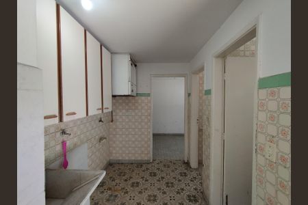 Casa para alugar com 730m², 4 quartos e 5 vagas Casa para alugar com 730m², 4 quartos e 5 vagasÁrea de Serviço