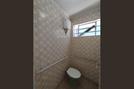 Casa para alugar com 730m², 4 quartos e 5 vagas Casa para alugar com 730m², 4 quartos e 5 vagasBanheiro - torneira