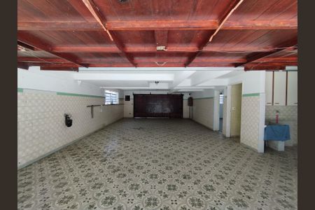 Casa para alugar com 730m², 4 quartos e 5 vagas Casa para alugar com 730m², 4 quartos e 5 vagasGaragem