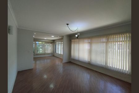 Casa para alugar com 730m², 4 quartos e 5 vagas Casa para alugar com 730m², 4 quartos e 5 vagasSala