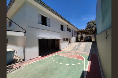 Casa para alugar com 730m², 4 quartos e 5 vagas Casa para alugar com 730m², 4 quartos e 5 vagasQuintal