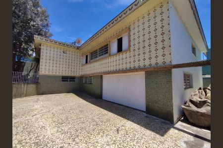 Casa para alugar com 730m², 4 quartos e 5 vagas Casa para alugar com 730m², 4 quartos e 5 vagasGaragem