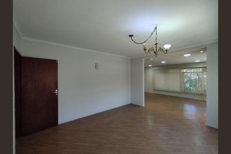 Casa para alugar com 730m², 4 quartos e 5 vagas Casa para alugar com 730m², 4 quartos e 5 vagasSala