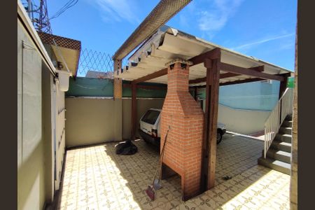 Casa para alugar com 730m², 4 quartos e 5 vagas Casa para alugar com 730m², 4 quartos e 5 vagasGaragem