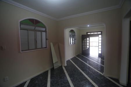 Casa à venda com 300m², 3 quartos e sem vagaSala