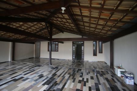 Casa à venda com 300m², 3 quartos e sem vagaVaranda