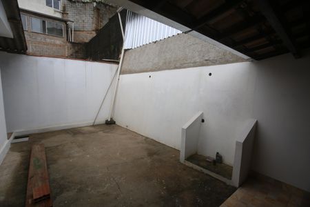 Casa à venda com 300m², 3 quartos e sem vagaArea de serviço