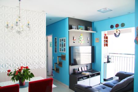 Sala  de apartamento à venda com 3 quartos, 56m² em Jardim Cocaia, Guarulhos