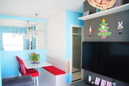 Sala  de apartamento à venda com 3 quartos, 56m² em Jardim Cocaia, Guarulhos