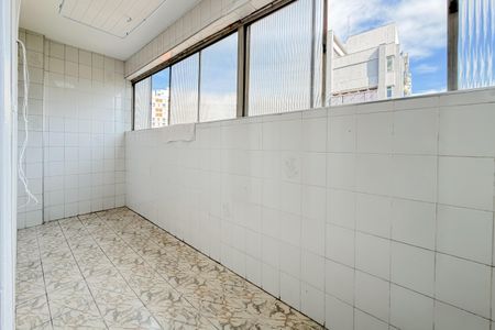 Apartamento à venda com 75m², 2 quartos e 1 vagaÁrea de Serviço