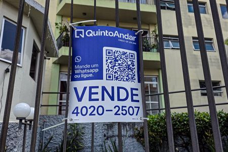 Apartamento à venda com 60m², 2 quartos e 1 vagaPlaquinha