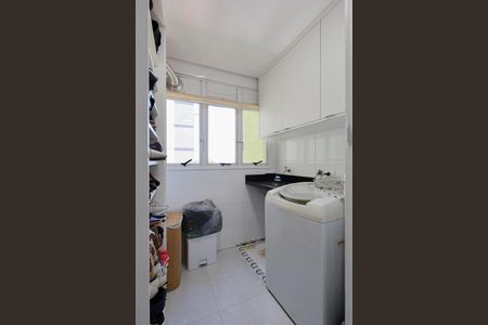 Apartamento à venda com 90m², 3 quartos e 2 vagas Apartamento à venda com 90m², 3 quartos e 2 vagasÁrea de serviço