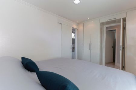 Apartamento à venda com 90m², 3 quartos e 2 vagas Apartamento à venda com 90m², 3 quartos e 2 vagasSuíte