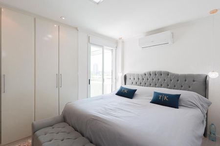 Apartamento à venda com 90m², 3 quartos e 2 vagas Apartamento à venda com 90m², 3 quartos e 2 vagasSuíte