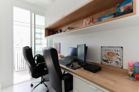 Apartamento à venda com 90m², 3 quartos e 2 vagas Apartamento à venda com 90m², 3 quartos e 2 vagasEscritório