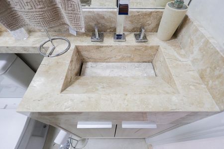 Apartamento à venda com 90m², 3 quartos e 2 vagas Apartamento à venda com 90m², 3 quartos e 2 vagasBanheiro social