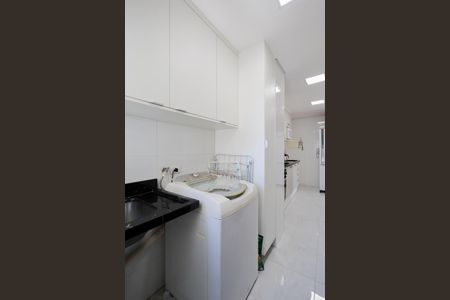 Apartamento à venda com 90m², 3 quartos e 2 vagas Apartamento à venda com 90m², 3 quartos e 2 vagasÁrea de serviço