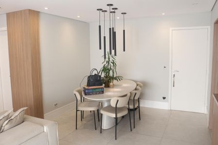 Apartamento à venda com 84m², 2 quartos e 2 vagasSala