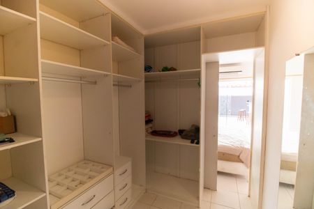 Casa para alugar com 330m², 3 quartos e 1 vagaCloset da suíte