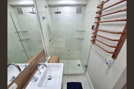 Apartamento à venda com 97m², 2 quartos e 1 vagaBanheiro da suíte 