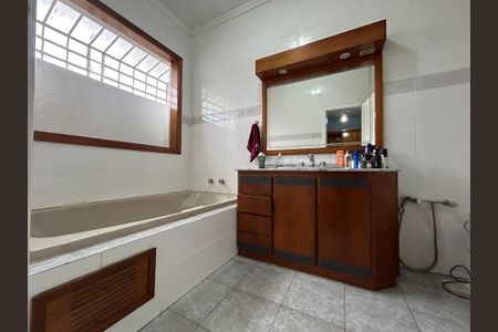 Casa para alugar com 360m², 3 quartos e 1 vagaBanheiro 2