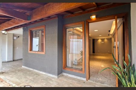 Casa à venda com 220m², 4 quartos e 3 vagasEntrada