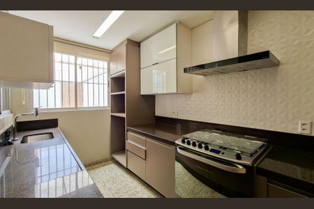 Casa à venda com 220m², 4 quartos e 3 vagasCozinha