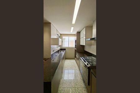 Casa à venda com 220m², 4 quartos e 3 vagasCozinha