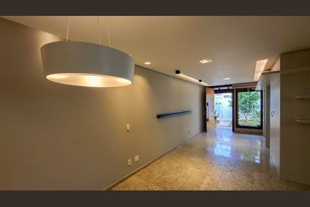 Casa à venda com 220m², 4 quartos e 3 vagasSala