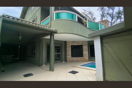 Casa de condomínio para alugar com 300m², 3 quartos e 3 vagas Casa de condomínio para alugar com 300m², 3 quartos e 3 vagasQuintal