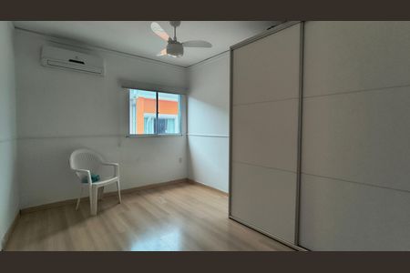 Casa de condomínio para alugar com 300m², 3 quartos e 3 vagas Casa de condomínio para alugar com 300m², 3 quartos e 3 vagasSuíte 3
