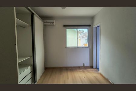 Casa de condomínio para alugar com 300m², 3 quartos e 3 vagas Casa de condomínio para alugar com 300m², 3 quartos e 3 vagasSuíte 2