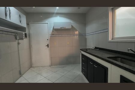 Casa de condomínio para alugar com 300m², 3 quartos e 3 vagas Casa de condomínio para alugar com 300m², 3 quartos e 3 vagasCozinha