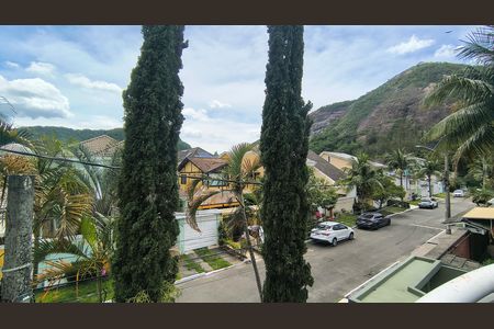 Casa de condomínio para alugar com 300m², 3 quartos e 3 vagas Casa de condomínio para alugar com 300m², 3 quartos e 3 vagasVaranda da Suíte 1