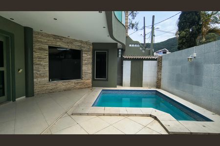 Casa de condomínio para alugar com 300m², 3 quartos e 3 vagas Casa de condomínio para alugar com 300m², 3 quartos e 3 vagasQuintal