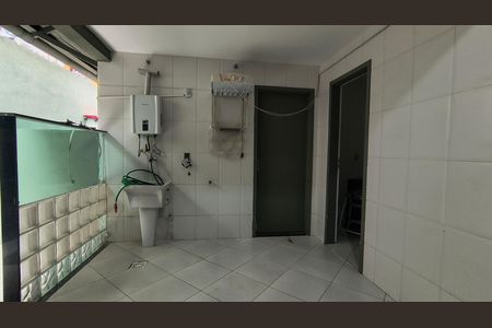 Casa de condomínio para alugar com 300m², 3 quartos e 3 vagas Casa de condomínio para alugar com 300m², 3 quartos e 3 vagasÁrea de Serviço